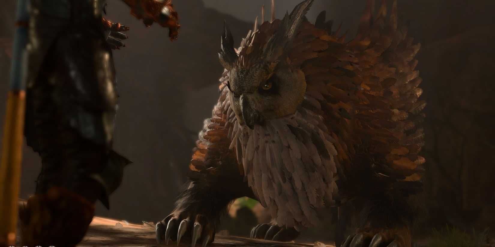 La amenazante Madre Oso Búho en Baldur's Gate 3 mostrando sus enormes garras y plumas.