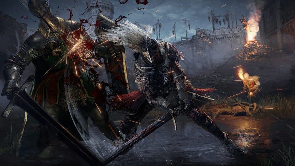 Captura de pantalla oficial de Elden Ring de un personaje explorando un vasto y peligroso entorno de castillo.