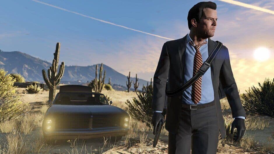 Jugadores de Grand Theft Auto V Online utilizando tácticas de sigilo en un edificio moderno.