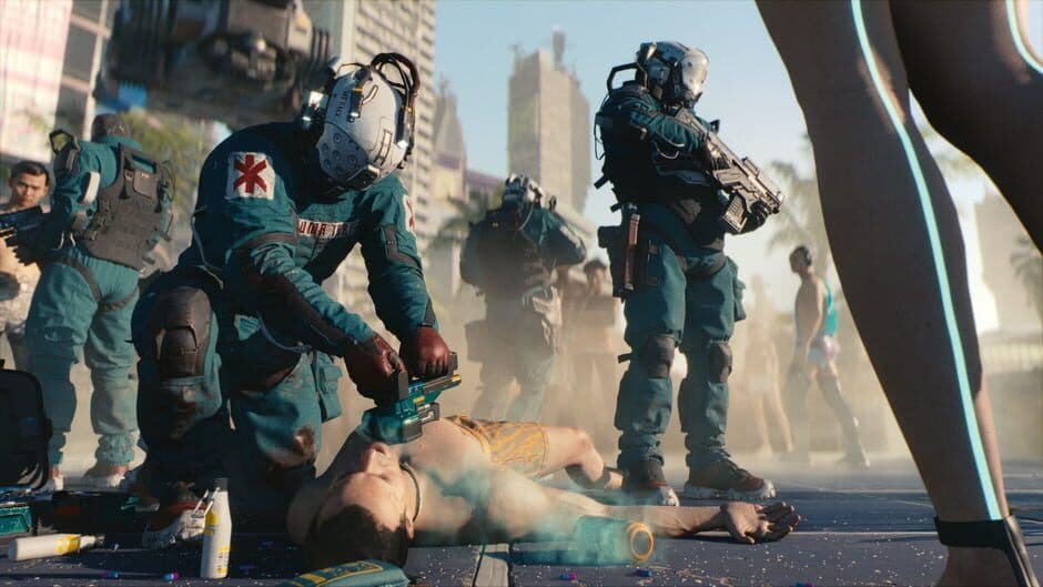 V interactúa con el entorno en una captura de pantalla de Cyberpunk 2077.